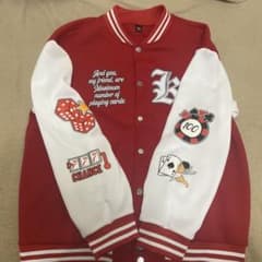 グラフィックデザイン スタジャン レッドのサムネイル