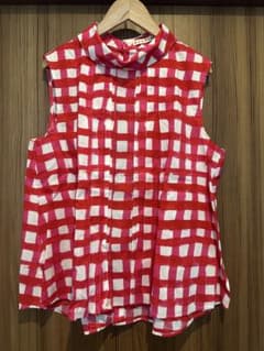 新品未使用タグ付き　MARNI UNIQLO ノースリーブ シャツ Lのサムネイル