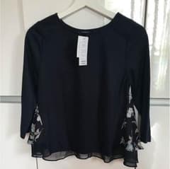 tocco  closet  花柄トップスのサムネイル