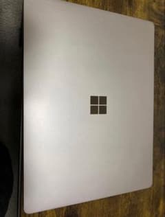 Microsoft Surface Laptop Go 本体のサムネイル