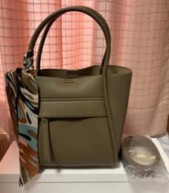【美品】オリエンタルトラフィック スカーフ付きハンドバッグ（ベージュ）のサムネイル