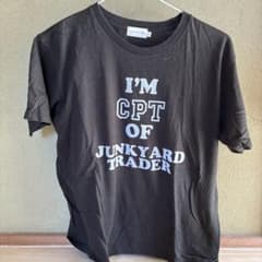 I'M CPT OF JUNKYARD TRADER Tシャツのサムネイル