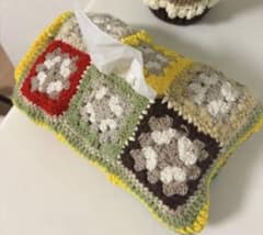 ハンドメイド グラニースクエア ティッシュケースのサムネイル