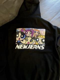 【最終値下げ】Newjeans × パワーパフガールズ パーカー 黒 XLのサムネイル