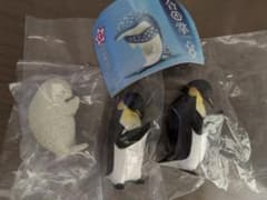 合掌 水族館 フィギュア ガチャ　ゴマフアザラシコウテイペンギンのサムネイル