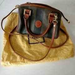FENDIのサムネイル