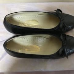 銀座よしのや黒パンプス  (美品)のサムネイル