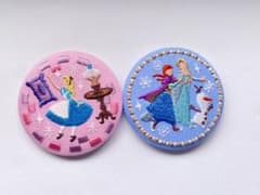 ディズニー刺繍缶バッチビスケットのサムネイル