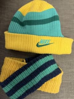 ニット帽子　ネックウォーマー　セット　NIKE 黄色のサムネイル