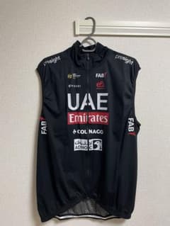限定品】UAE Team Emirates サイクルベスト（ジレ） - メルカリ