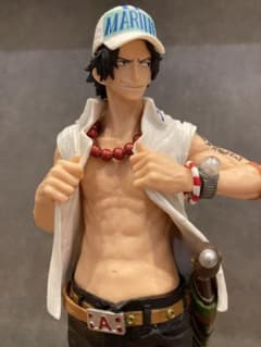 ONE PIECE  エース　海軍フィギュアのサムネイル
