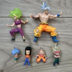 ドラゴンボール　フィギュア　おもちゃ　キーホルダー　メンコ　カード　まとめ売り ドラゴンボール フィギュア キーホルダー 6点セット - メルカリ