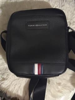 TOMMY HILFIGER ショルダーバッグ ブラックのサムネイル