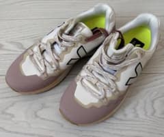 未使用品 VEJA ヴェジャ スニーカー ベージュ ピンク 22.5cmのサムネイル