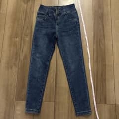 ハイウエスト スキニーデニムパンツ 4ボタンのサムネイル