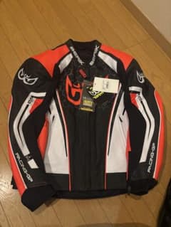 中々無いサイズBERIKレザージャケットとパンツ 56サイズ 3XL 未使用のサムネイル