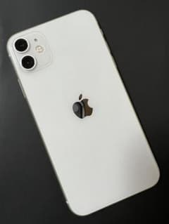 iPhone 11 ホワイト 128 GB SIMフリー　94%  iFaceのサムネイル