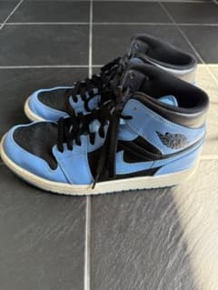NIKE AJ1 MID UNIVERSITY BLUEのサムネイル