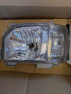 トヨタ純正ヘッドランプ LH 81170-26711 新品のサムネイル