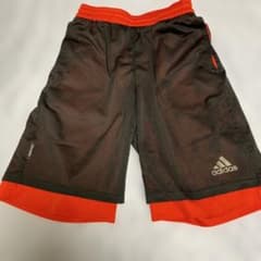 adidasリバーシブル子供用ハーフパンツのサムネイル