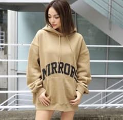 mirror9 ミラーナイン フロント ロゴ フーディー パーカー ベージュのサムネイル