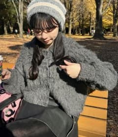 Kastane ウェーブ起毛クロップドニットのサムネイル