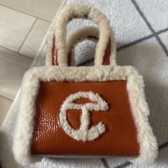 ボ*ー様 UGG x TELFAR コラボ ミニショルダーバッグ ボ*ー様 UGG x TELFAR コラボ ミニショルダーバッグ - メルカリ