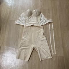 FOUR SIS & CO. ブライダルインナー セットのサムネイル