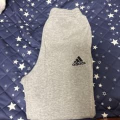 adidas グレー スウェットパンツのサムネイル