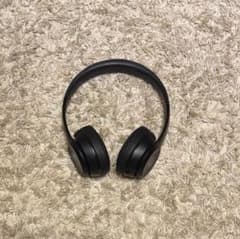 Beats ワイヤレスヘッドホン ブラックsolo3のサムネイル
