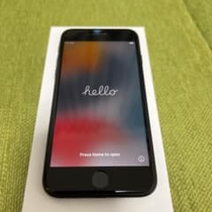 iPhone SE 第2世代 (SE2) ブラック 128 GB SIMフリーのサムネイル