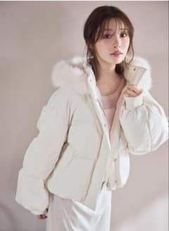 【値下げ中】LILIAN CARAT フェイクファーパフィーショートコートのサムネイル