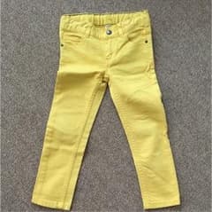 PETIT BATEAU イエローパンツのサムネイル