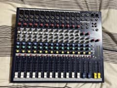 Soundcraft EPM12 アナログミキサーのサムネイル