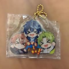 即購入OK カラフル ピーチアクリルキーホルダー 3人集合デザインのサムネイル