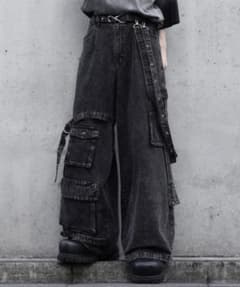 【cussil】ルーズシルエットアシンメトリーサスペンダーカーゴデニムパンツのサムネイル