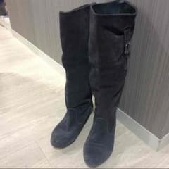 ZARA フラットブーツのサムネイル