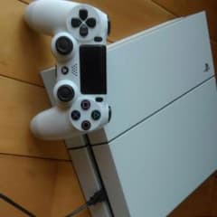 PS4　　　ホワイト500GBのサムネイル