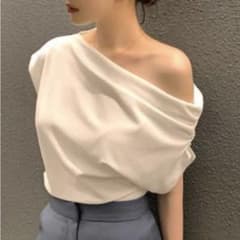TORUGATO ワンサイドオフショルダーTシャツ　ホワイト　フリーサイズのサムネイル