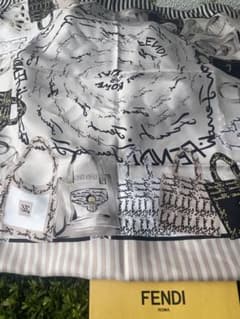 新品未使用】FENDI モノクローム・スケッチ・アート シルク100