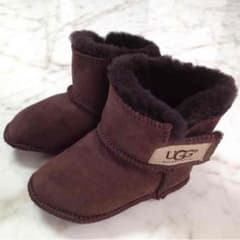 ひろろん様18日まで専用♡UGGベビーシューズのサムネイル