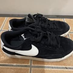 NIKEスニーカーのサムネイル