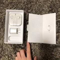 iPhone 付属品 イヤホンのサムネイル