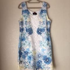 (美品)最終お値下げ!!花柄ワンピース ダチュラのサムネイル