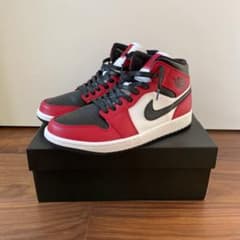 NIKE AIR JORDAN 1 MID CHICAGO BLACK TOEのサムネイル