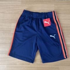専用　新品　PUMA ハーフパンツ ネイビー　150のサムネイル