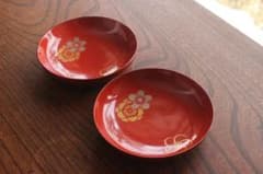 デッドストック！時代朱漆に優美な梅蒔絵の映える小皿2点（検輪島塗