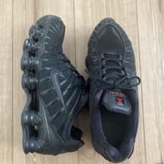 NIKE SHOX ブラック スニーカーのサムネイル