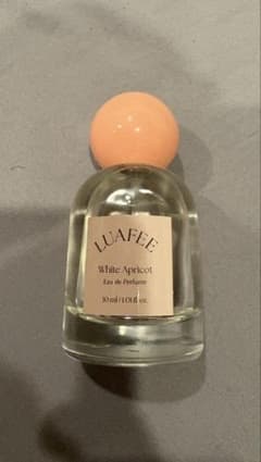 LUAFEE White Apricot オードパルファムのサムネイル