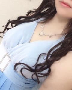 TIKA♥️谷間見せ♥️マキシロングドレス　ロングワンピースのサムネイル